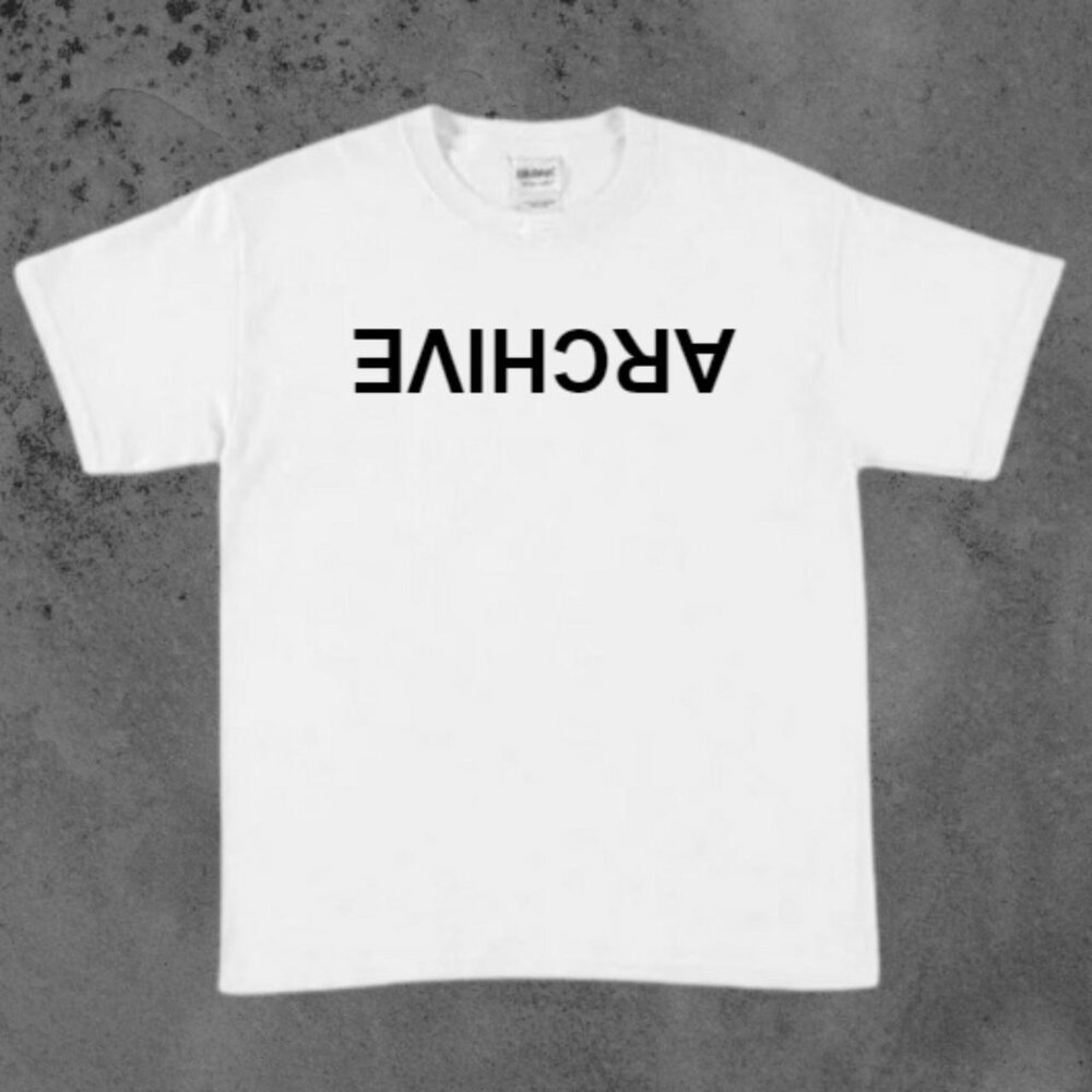 Upside down archive custom type tee!!